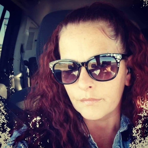 Meet your Posher, Michelle - Picture 2 of 2